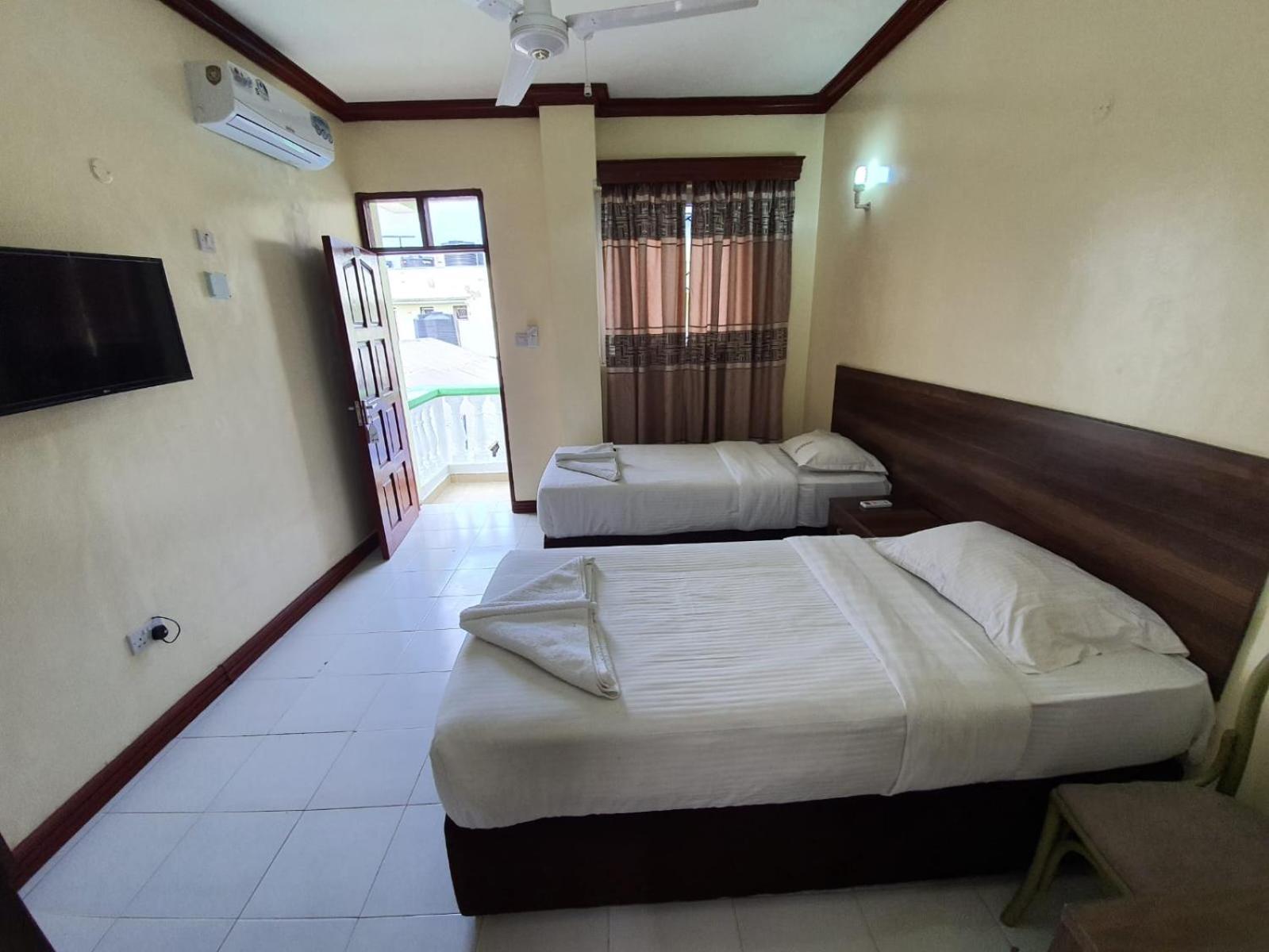 Prestige Leisure Hotel Mtwapa Exteriör bild
